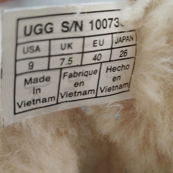 Ugg Bailey Boys 2 Tall Boots size US 9 - Picture 15 of 15